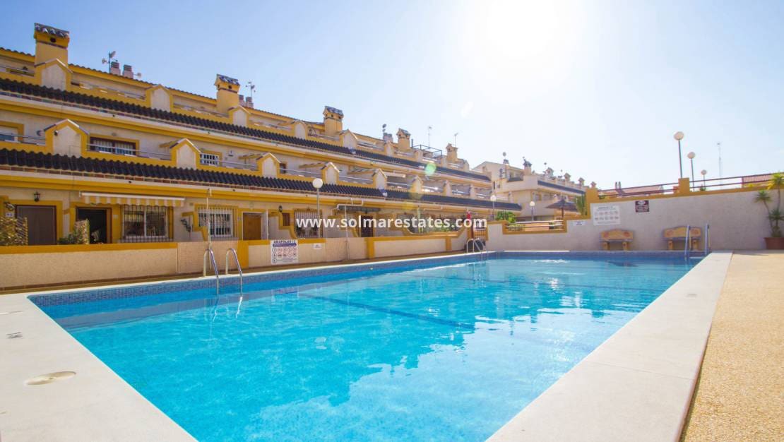 3 bedroom Townhouse for sale in Playa Flamenca with pool - € 189,000 (Ref: 10165435)