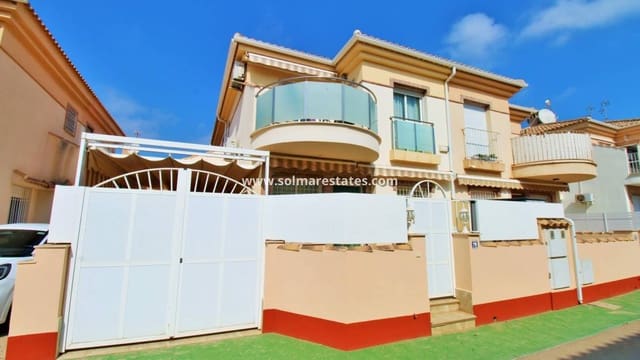 3 soveværelse Semi-Rækkehus til salg i Playa Flamenca, Orihuela med swimmingpool garage - € 225.000 (Ref: 10165436)
