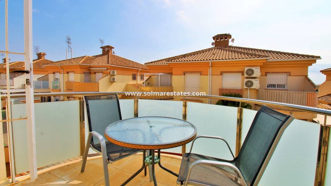 3 soveværelse Semi-Rækkehus til salg i Playa Flamenca med swimmingpool garage - € 225.000 (Ref: 10165436)