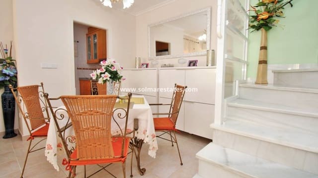 3 soveværelse Semi-Rækkehus til salg i Playa Flamenca, Orihuela med swimmingpool garage - € 225.000 (Ref: 10165436)