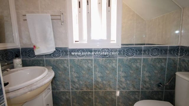 3 slaapkamer Halfvrijstaande villa te koop in Villamartin, Orihuela met zwembad garage - € 235.000 (Ref: 10165551)