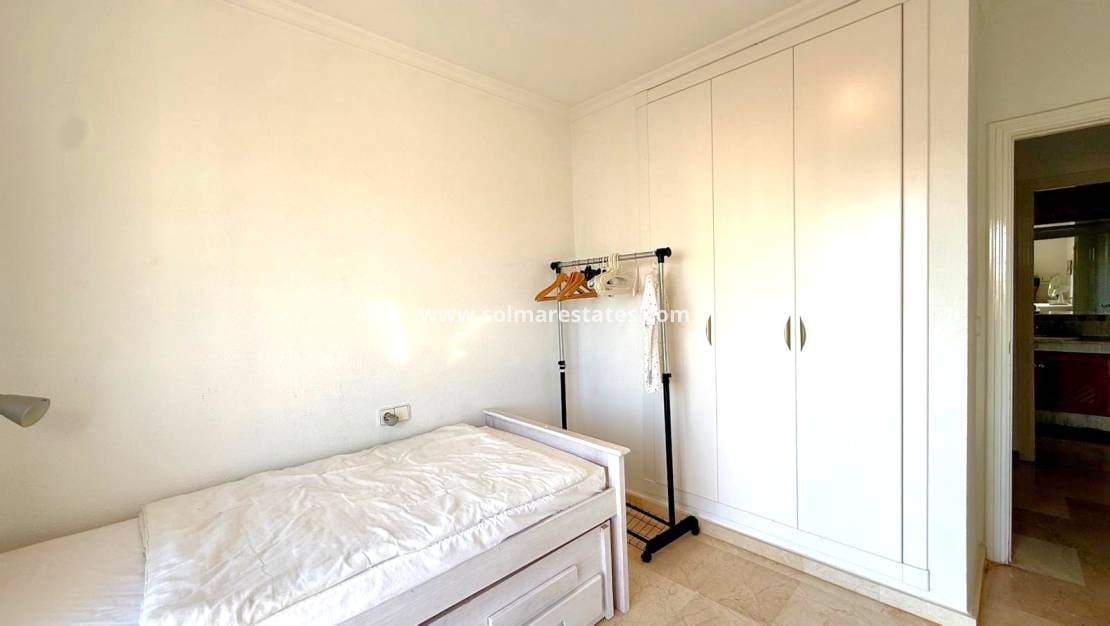 6 camera da letto Villa in vendita in Villamartin con piscina - 475.000 € (Rif: 10165553)