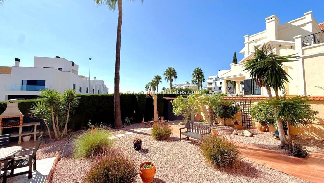 6 camera da letto Villa in vendita in Villamartin con piscina - 475.000 € (Rif: 10165553)