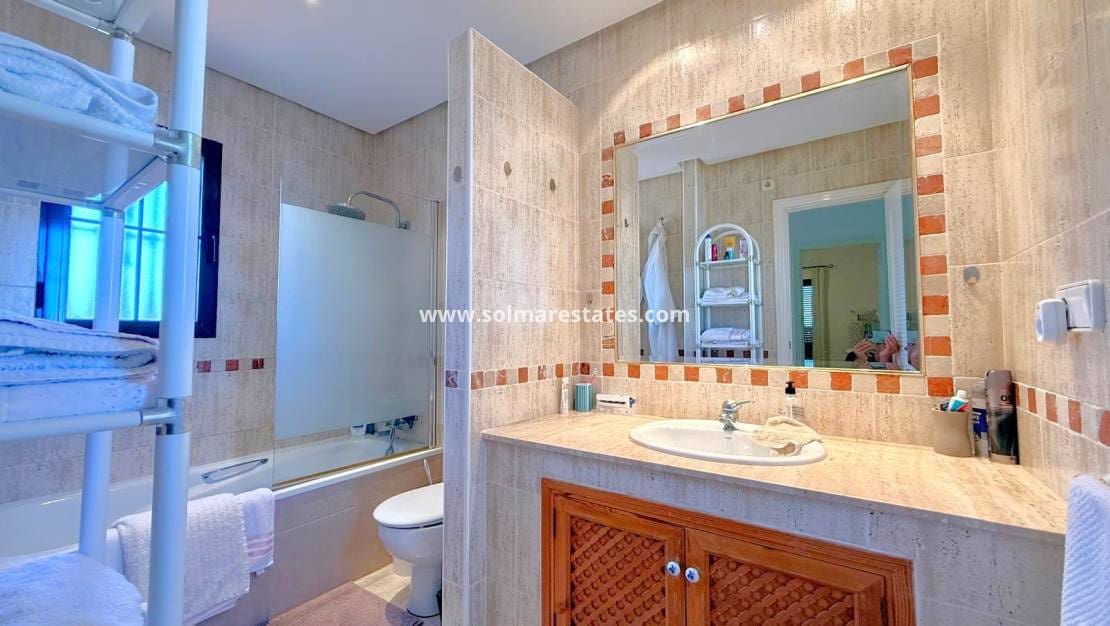 6 camera da letto Villa in vendita in Villamartin con piscina - 475.000 € (Rif: 10165553)