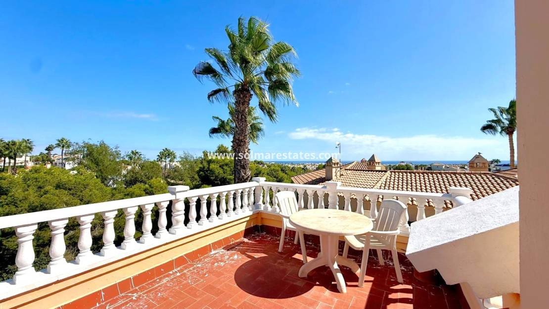 6 camera da letto Villa in vendita in Villamartin con piscina - 475.000 € (Rif: 10165553)