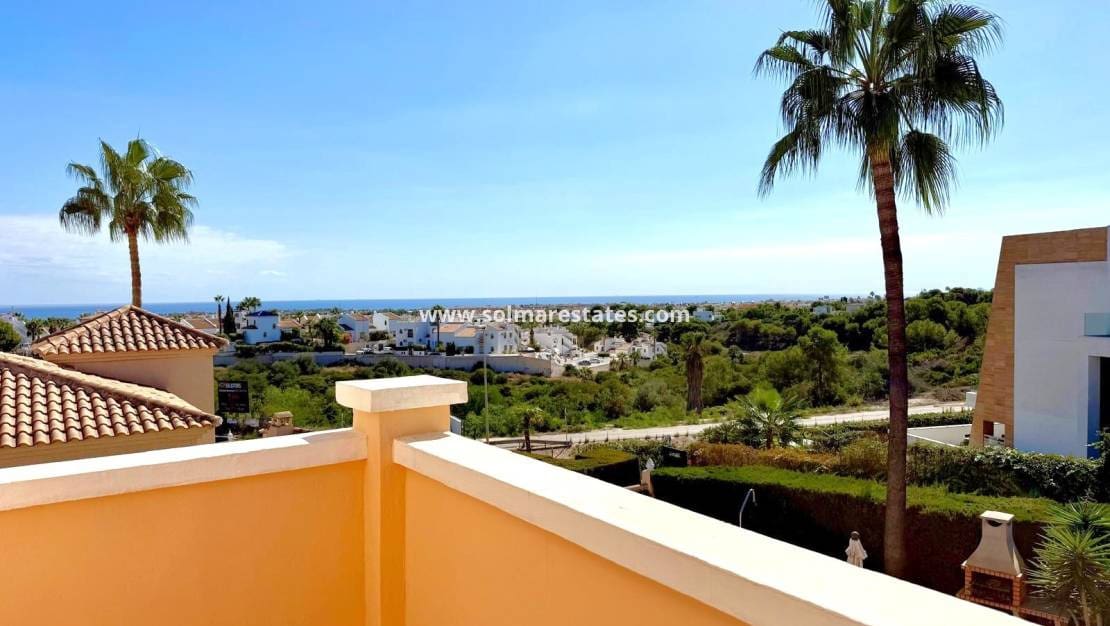 6 camera da letto Villa in vendita in Villamartin con piscina - 475.000 € (Rif: 10165553)