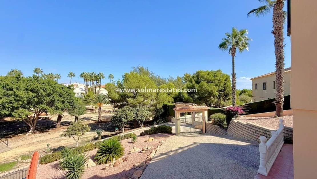 6 camera da letto Villa in vendita in Villamartin con piscina - 475.000 € (Rif: 10165553)