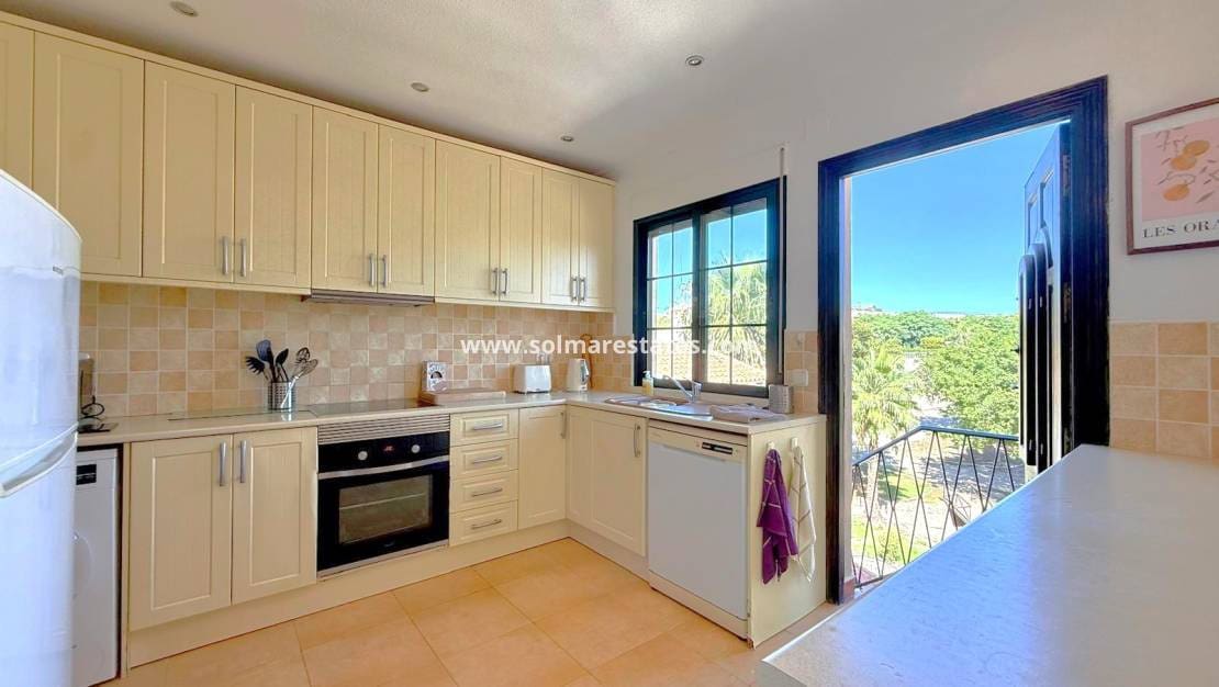 6 camera da letto Villa in vendita in Villamartin con piscina - 475.000 € (Rif: 10165553)