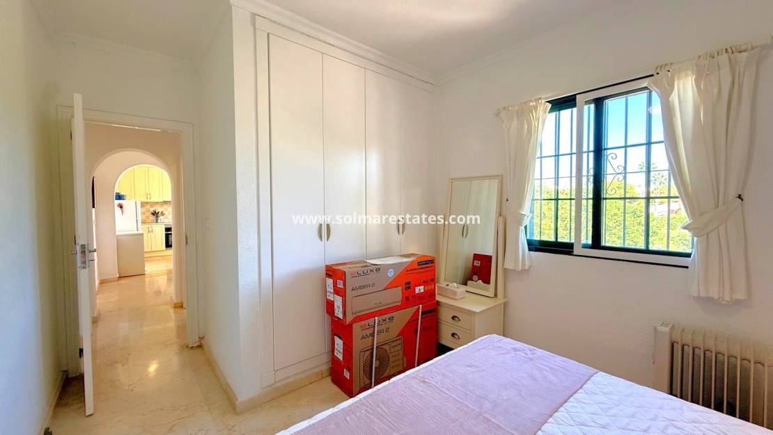 6 camera da letto Villa in vendita in Villamartin con piscina - 475.000 € (Rif: 10165553)