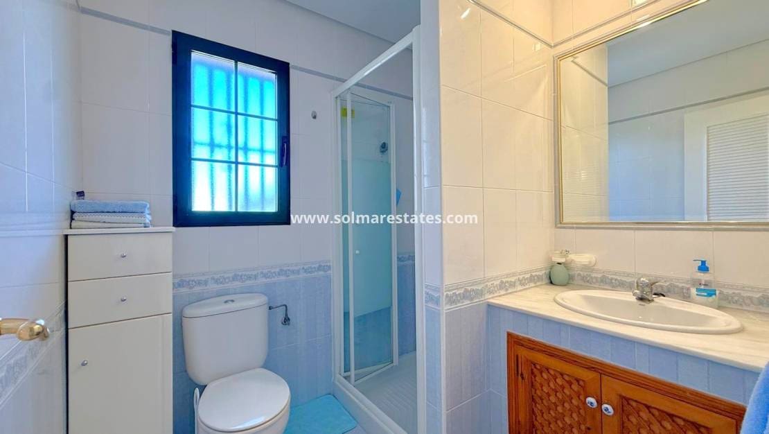 6 camera da letto Villa in vendita in Villamartin con piscina - 475.000 € (Rif: 10165553)