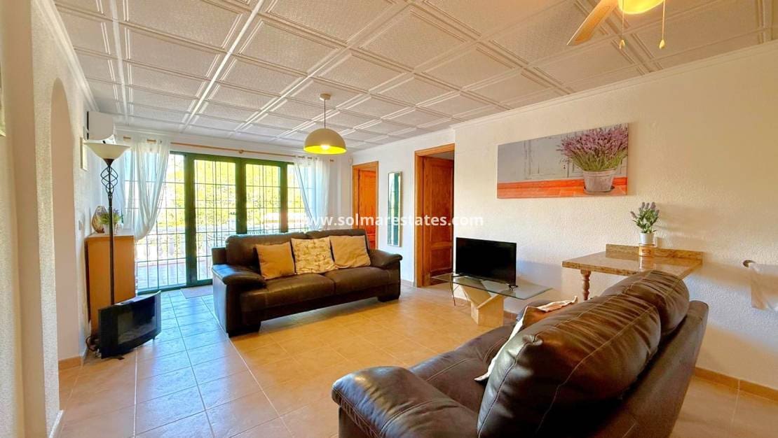6 camera da letto Villa in vendita in Villamartin con piscina - 475.000 € (Rif: 10165553)