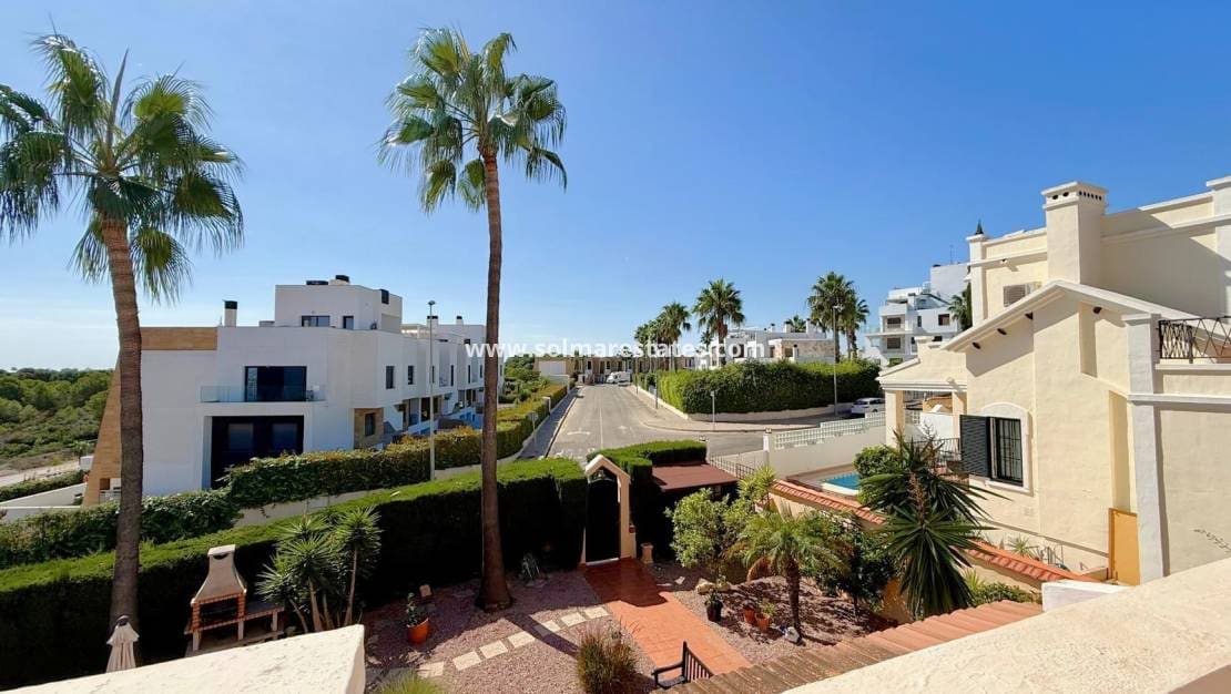 6 camera da letto Villa in vendita in Villamartin con piscina - 475.000 € (Rif: 10165553)