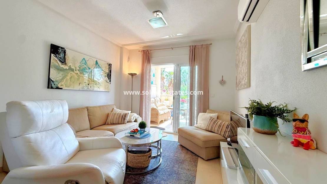 2 makuuhuone Huoneisto myytävänä paikassa Villamartin mukana uima-altaan 
autotalli - 279 000 € (Ref: 10165554)