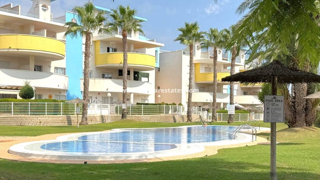 2 makuuhuone Huoneisto myytävänä paikassa Villamartin mukana uima-altaan 
autotalli - 279 000 € (Ref: 10165554)