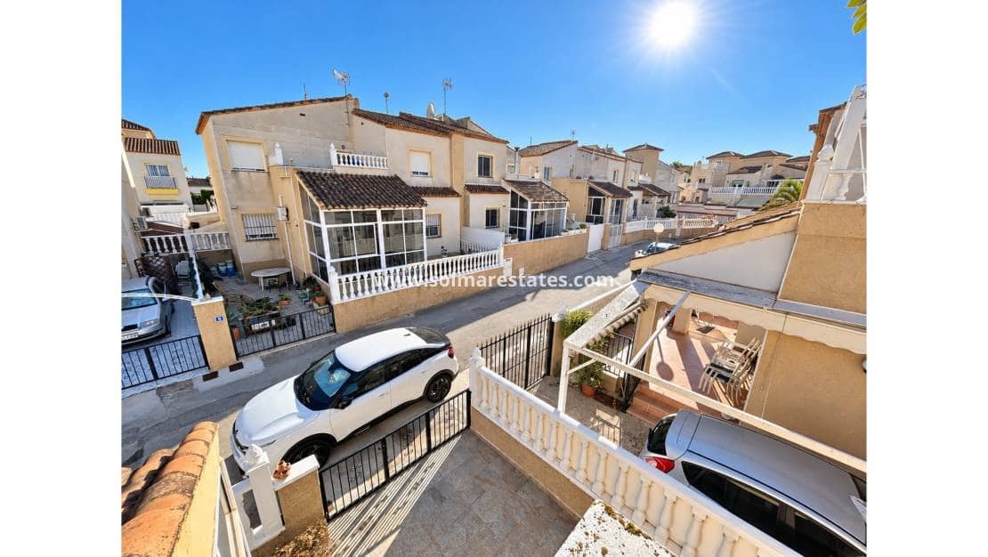 3 soveværelse Semi-Rækkehus til salg i Algorfa med swimmingpool garage - € 175.000 (Ref: 10165556)