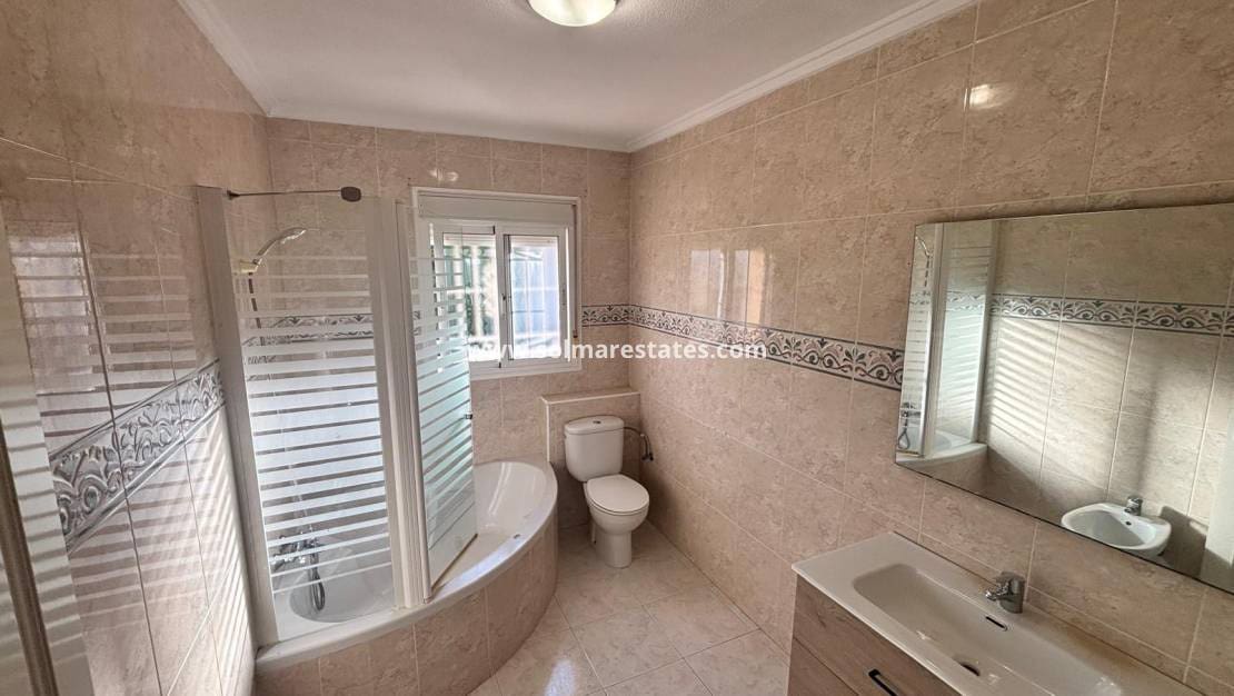 3 Zimmer Haus zu verkaufen in Ciudad Quesada mit Pool - 225.000 € (Ref: 10167084)