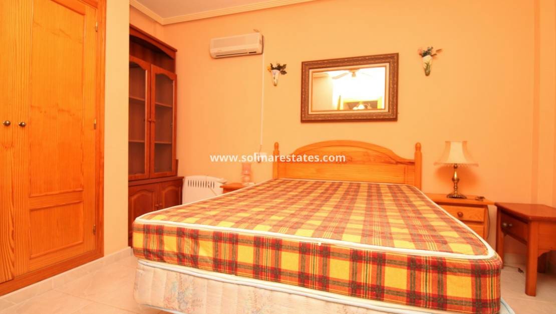 3 chambre Appartement à vendre à Playa Flamenca avec piscine garage - 169 000 € (Ref: 10167087)
