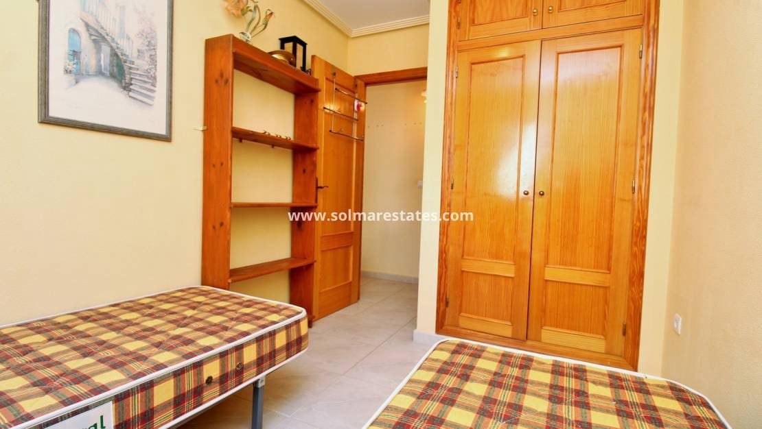 3 chambre Appartement à vendre à Playa Flamenca avec piscine garage - 169 000 € (Ref: 10167087)