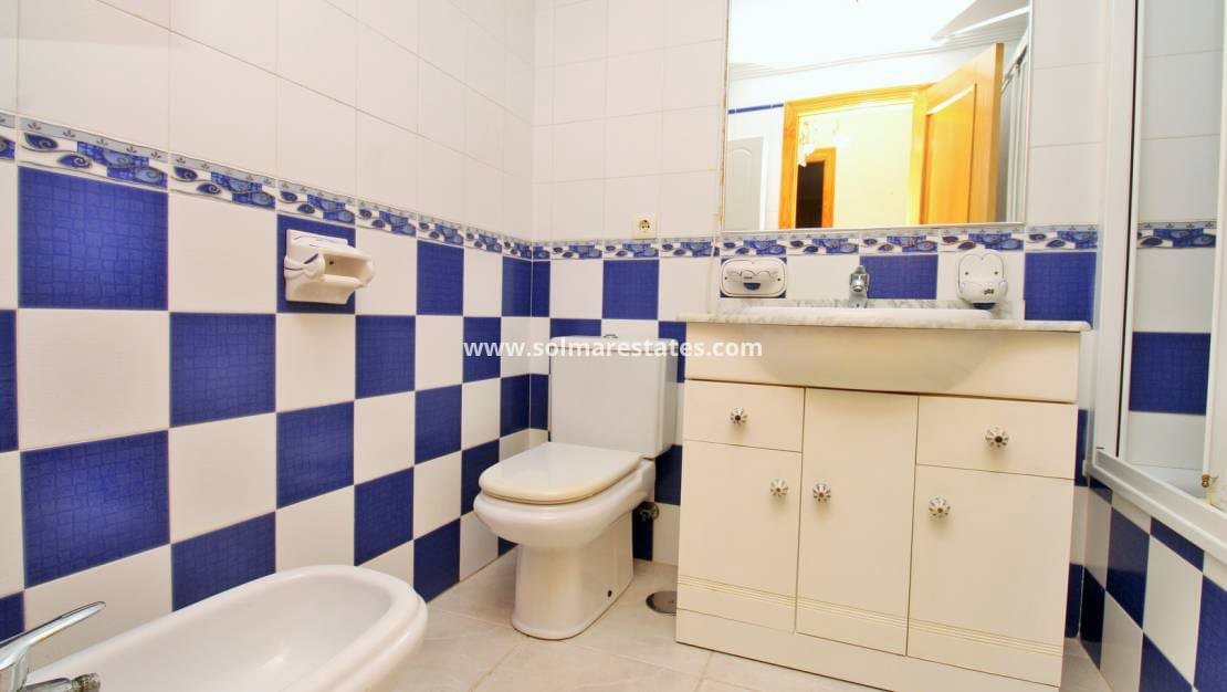 3 chambre Appartement à vendre à Playa Flamenca avec piscine garage - 169 000 € (Ref: 10167087)