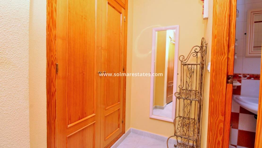 3 chambre Appartement à vendre à Playa Flamenca avec piscine garage - 169 000 € (Ref: 10167087)
