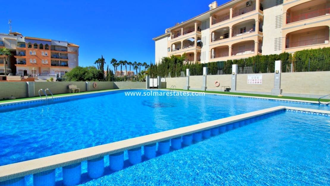 3 chambre Appartement à vendre à Playa Flamenca avec piscine garage - 169 000 € (Ref: 10167087)