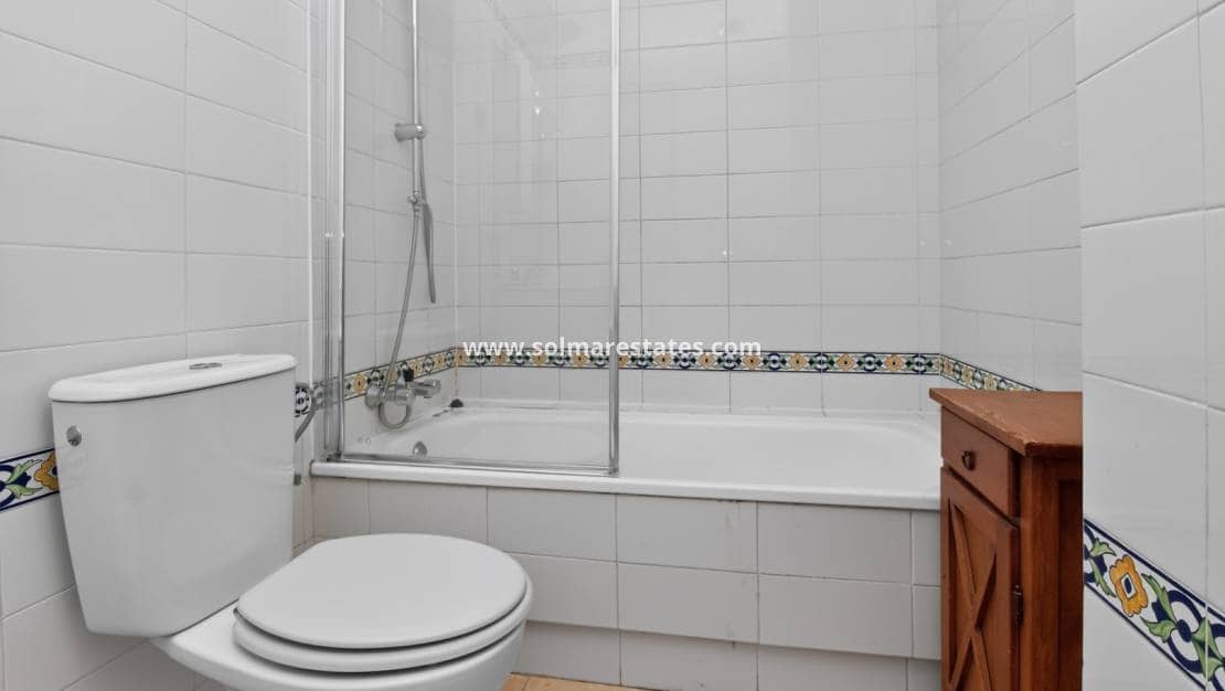 2 Zimmer Apartment zu verkaufen in Villamartin mit Pool - 159.950 € (Ref: 10167089)