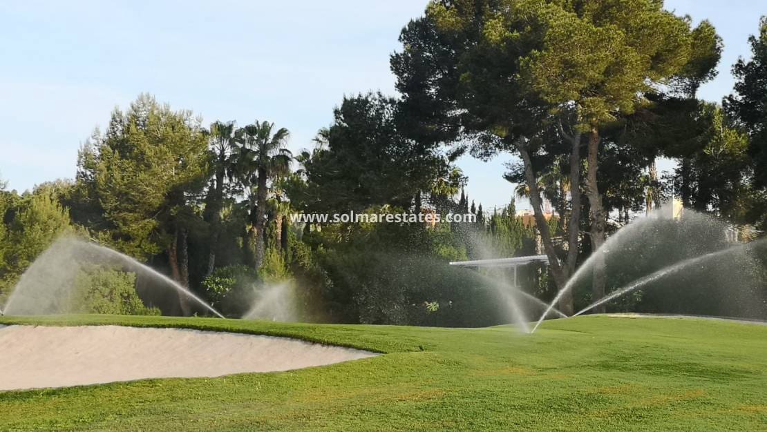 2 Zimmer Apartment zu verkaufen in Villamartin mit Pool - 159.950 € (Ref: 10167089)