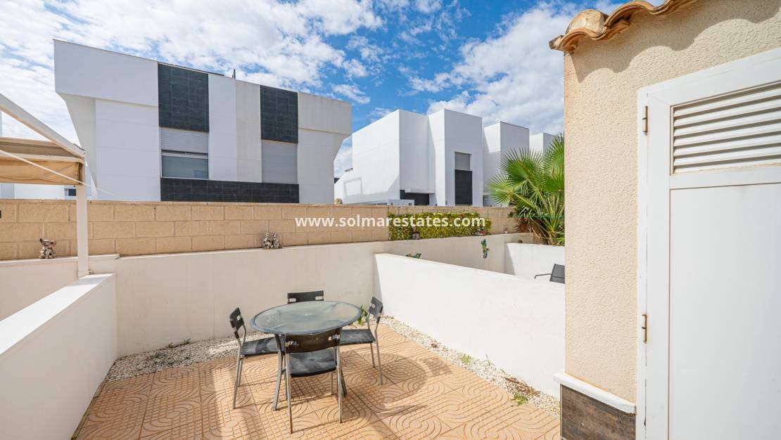 2 soverom Hus til salgs i Ciudad Quesada med svømmebasseng - € 195 000 (Ref: 10167090)