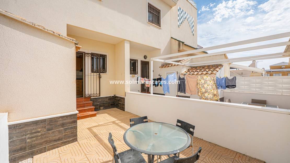 2 soverom Hus til salgs i Ciudad Quesada med svømmebasseng - € 195 000 (Ref: 10167090)