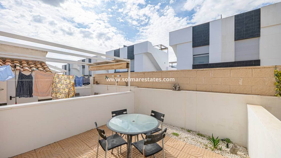 2 soverom Hus til salgs i Ciudad Quesada med svømmebasseng - € 195 000 (Ref: 10167090)