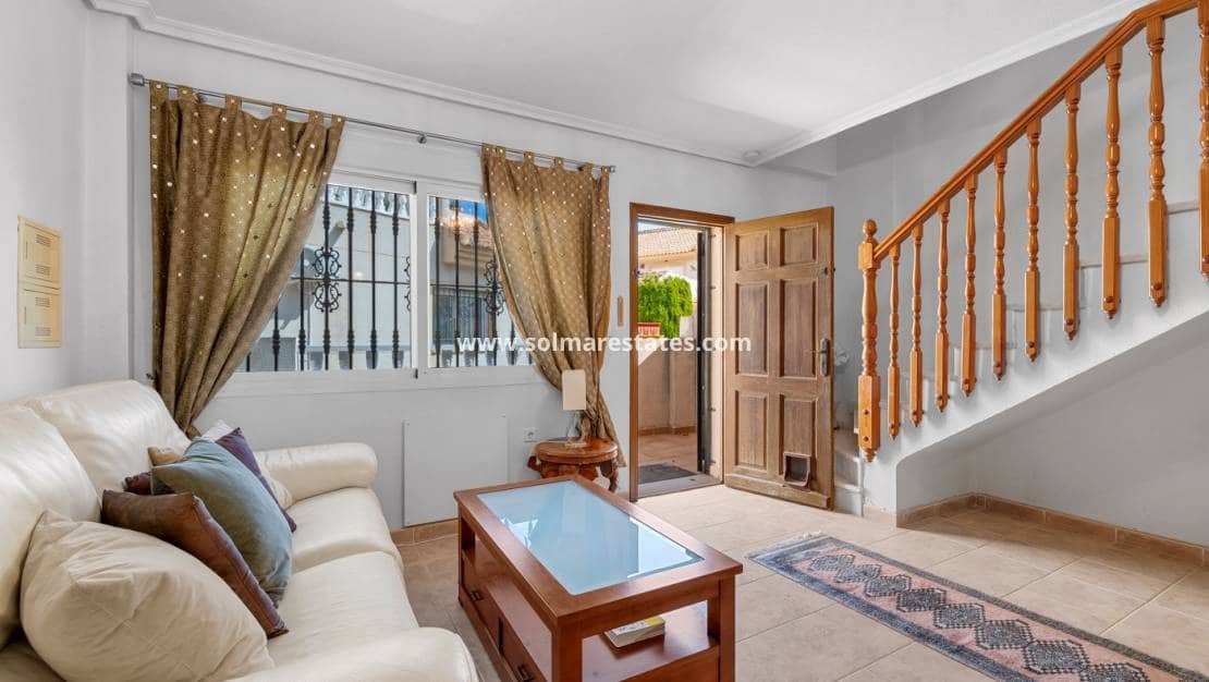 2 soveværelse Semi-Rækkehus til salg i Ciudad Quesada med swimmingpool garage - € 169.000 (Ref: 10167091)