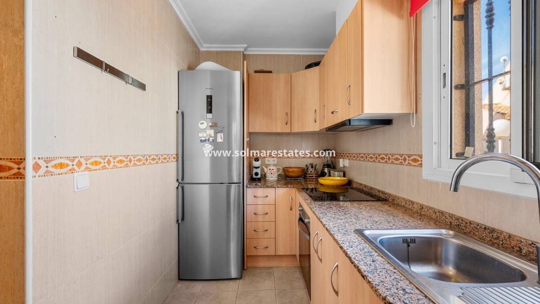 2 soveværelse Semi-Rækkehus til salg i Ciudad Quesada med swimmingpool garage - € 169.000 (Ref: 10167091)