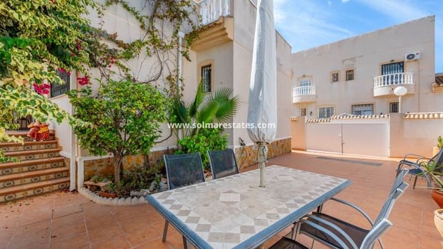 2 soverom Kjedet enebolig til salgs i Ciudad Quesada, Rojales med svømmebasseng garasje - € 169 000 (Ref: 10167091)