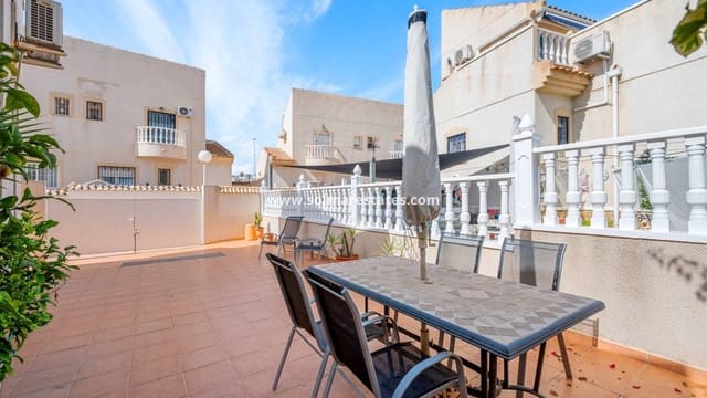 2 soverom Kjedet enebolig til salgs i Ciudad Quesada, Rojales med svømmebasseng garasje - € 169 000 (Ref: 10167091)