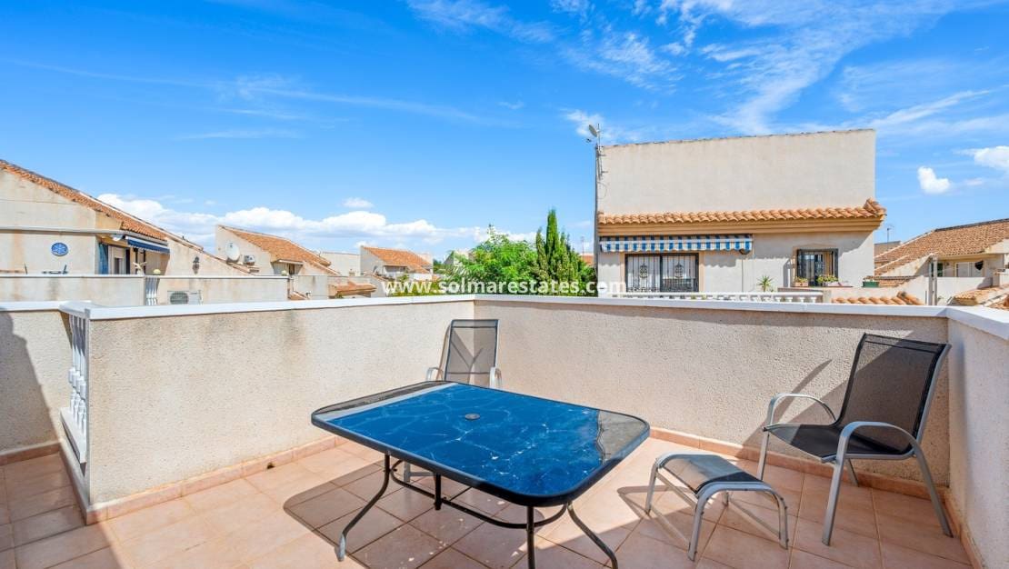 2 soveværelse Semi-Rækkehus til salg i Ciudad Quesada med swimmingpool garage - € 169.000 (Ref: 10167091)