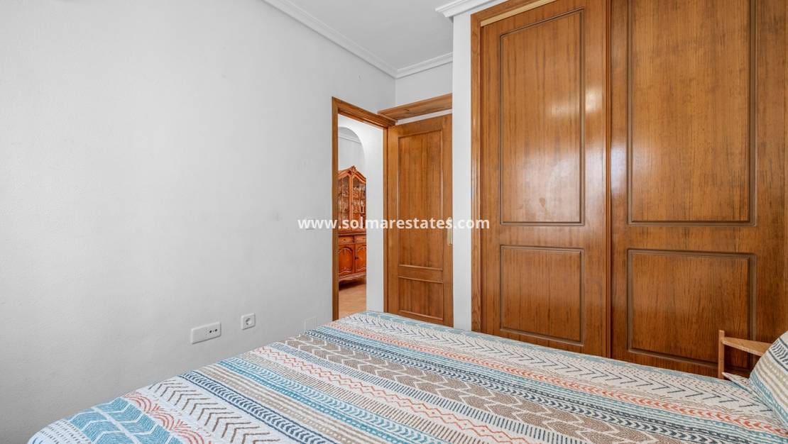 2 soveværelse Semi-Rækkehus til salg i Ciudad Quesada med swimmingpool garage - € 169.000 (Ref: 10167091)