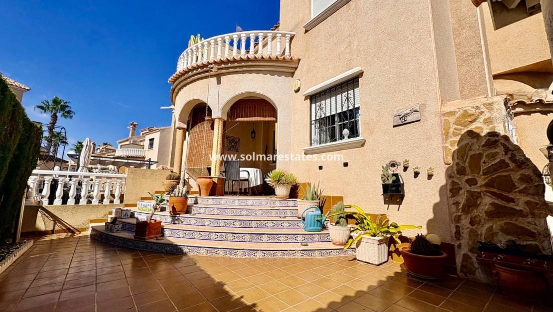 3 bedroom Terraced Villa for sale in Playa Flamenca with pool - € 225,000 (Ref: 10167094)