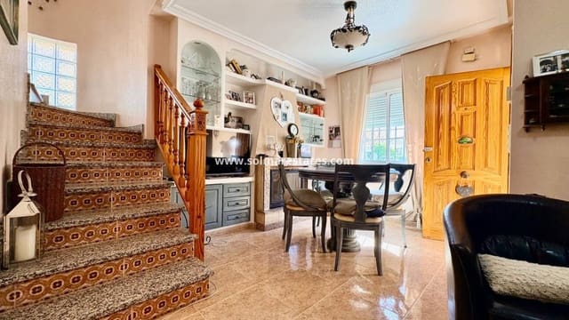 3 soveværelse Rækkehus til salg i Playa Flamenca, Orihuela med swimmingpool - € 225.000 (Ref: 10167094)