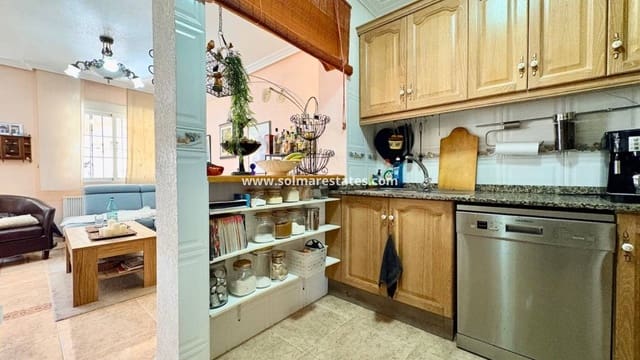3 soveværelse Rækkehus til salg i Playa Flamenca, Orihuela med swimmingpool - € 225.000 (Ref: 10167094)