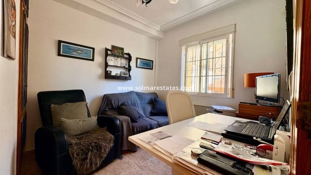 3 soveværelse Rækkehus til salg i Playa Flamenca, Orihuela med swimmingpool - € 225.000 (Ref: 10167094)