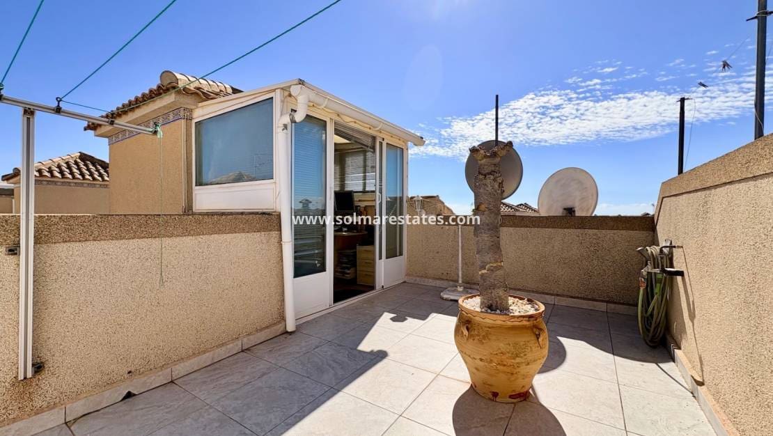 3 bedroom Terraced Villa for sale in Playa Flamenca with pool - € 225,000 (Ref: 10167094)