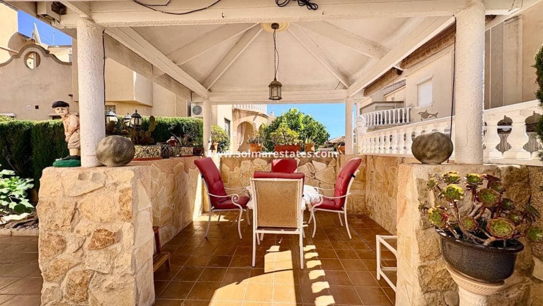 3 bedroom Terraced Villa for sale in Playa Flamenca with pool - € 225,000 (Ref: 10167094)