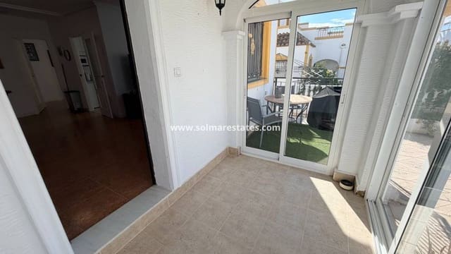 3 slaapkamer Rijtjeshuis te koop in Los Montesinos met zwembad - € 180.000 (Ref: 10167095)