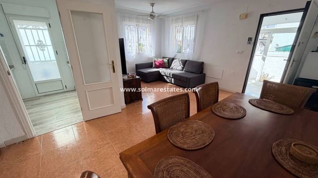 3 slaapkamer Rijtjeshuis te koop in Los Montesinos met zwembad - € 180.000 (Ref: 10167095)