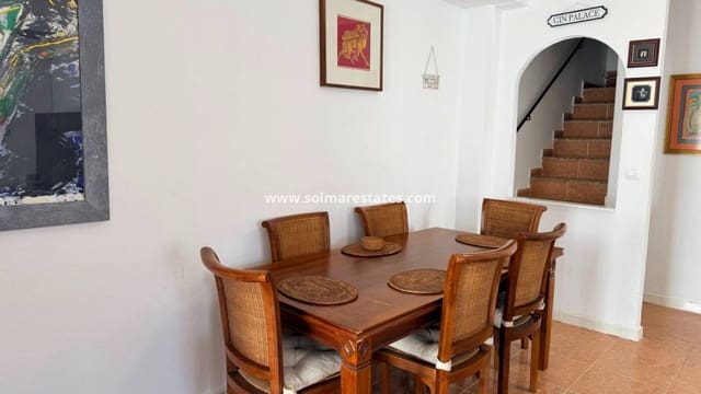 3 slaapkamer Rijtjeshuis te koop in Los Montesinos met zwembad - € 180.000 (Ref: 10167095)