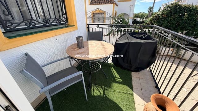 3 slaapkamer Rijtjeshuis te koop in Los Montesinos met zwembad - € 180.000 (Ref: 10167095)