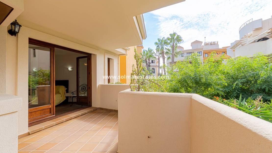 2 soveværelse Lejlighed til salg i Punta Prima med swimmingpool garage - € 289.000 (Ref: 10170210)