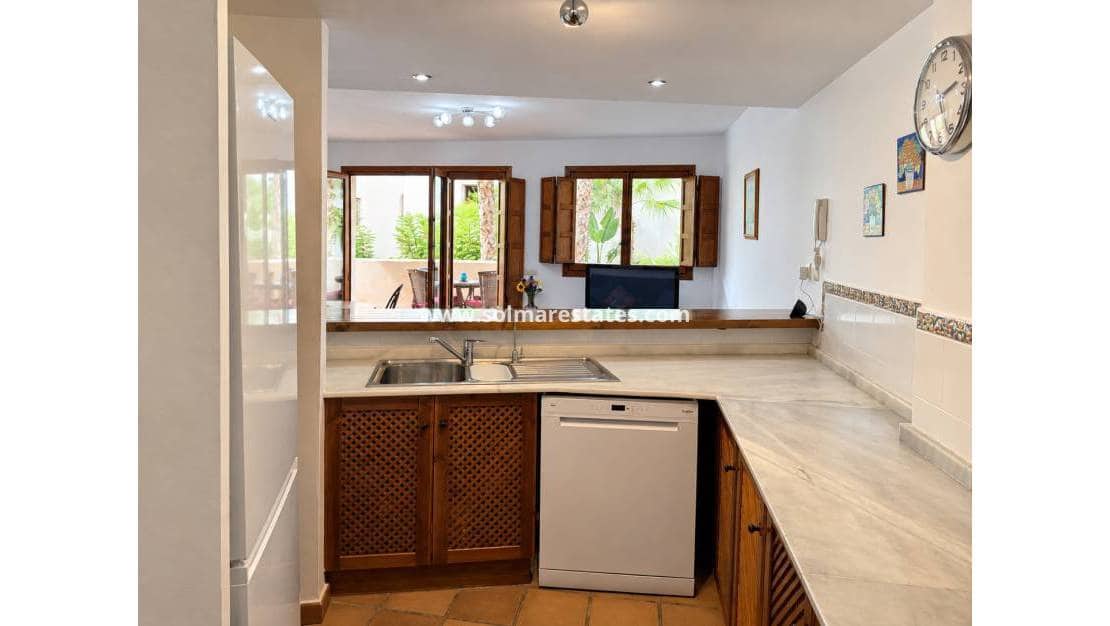 2 soveværelse Lejlighed til salg i Punta Prima med swimmingpool garage - € 289.000 (Ref: 10170210)