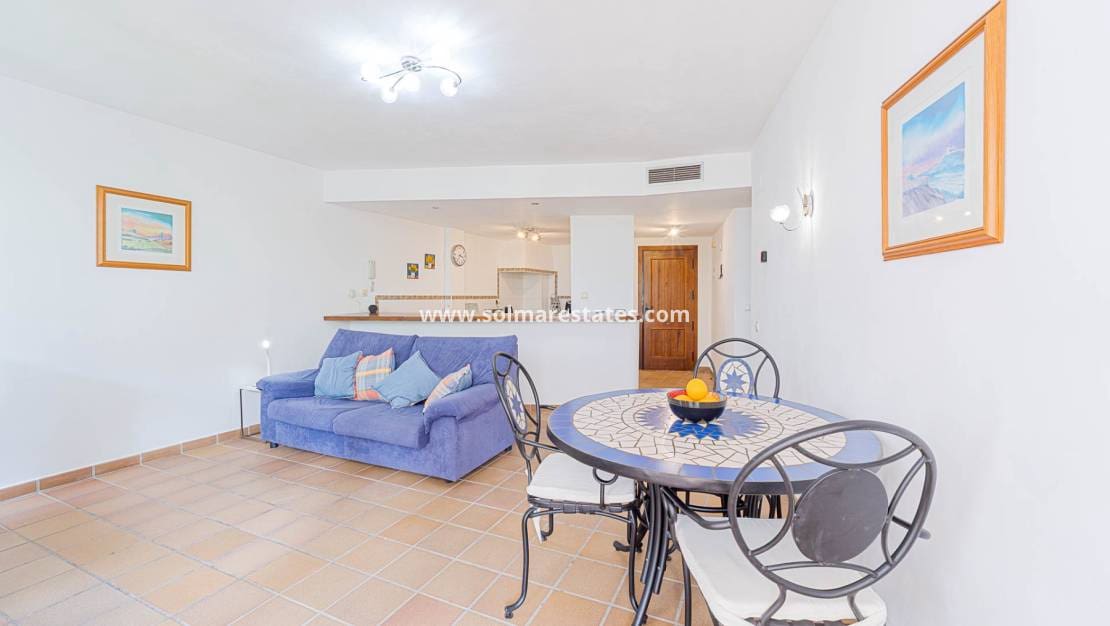 2 soveværelse Lejlighed til salg i Punta Prima med swimmingpool garage - € 289.000 (Ref: 10170210)