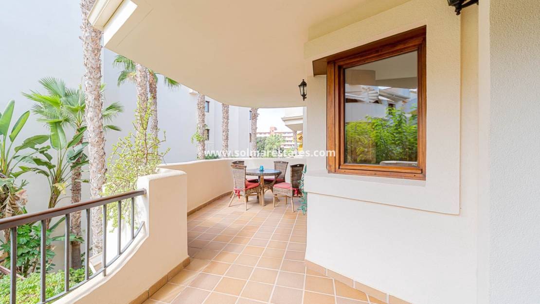 2 soveværelse Lejlighed til salg i Punta Prima med swimmingpool garage - € 289.000 (Ref: 10170210)